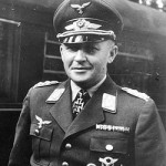 250px-Bundesarchiv_Bild_146-1979-128-26,_Bernhard-Hermann_Ramcke,_Kurt_Student_crop